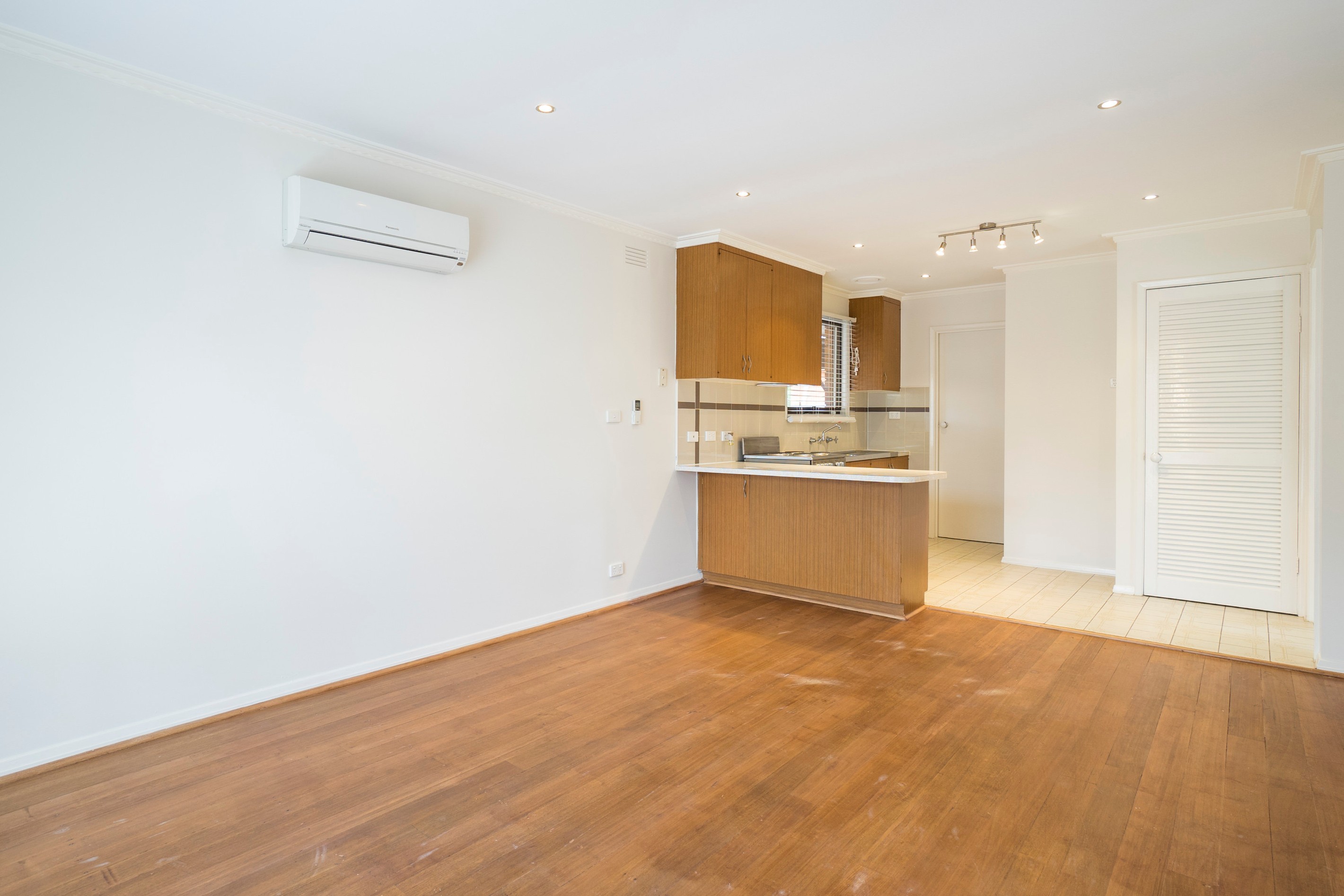 1/7 Deutgam Street, Werribee, VIC 3030