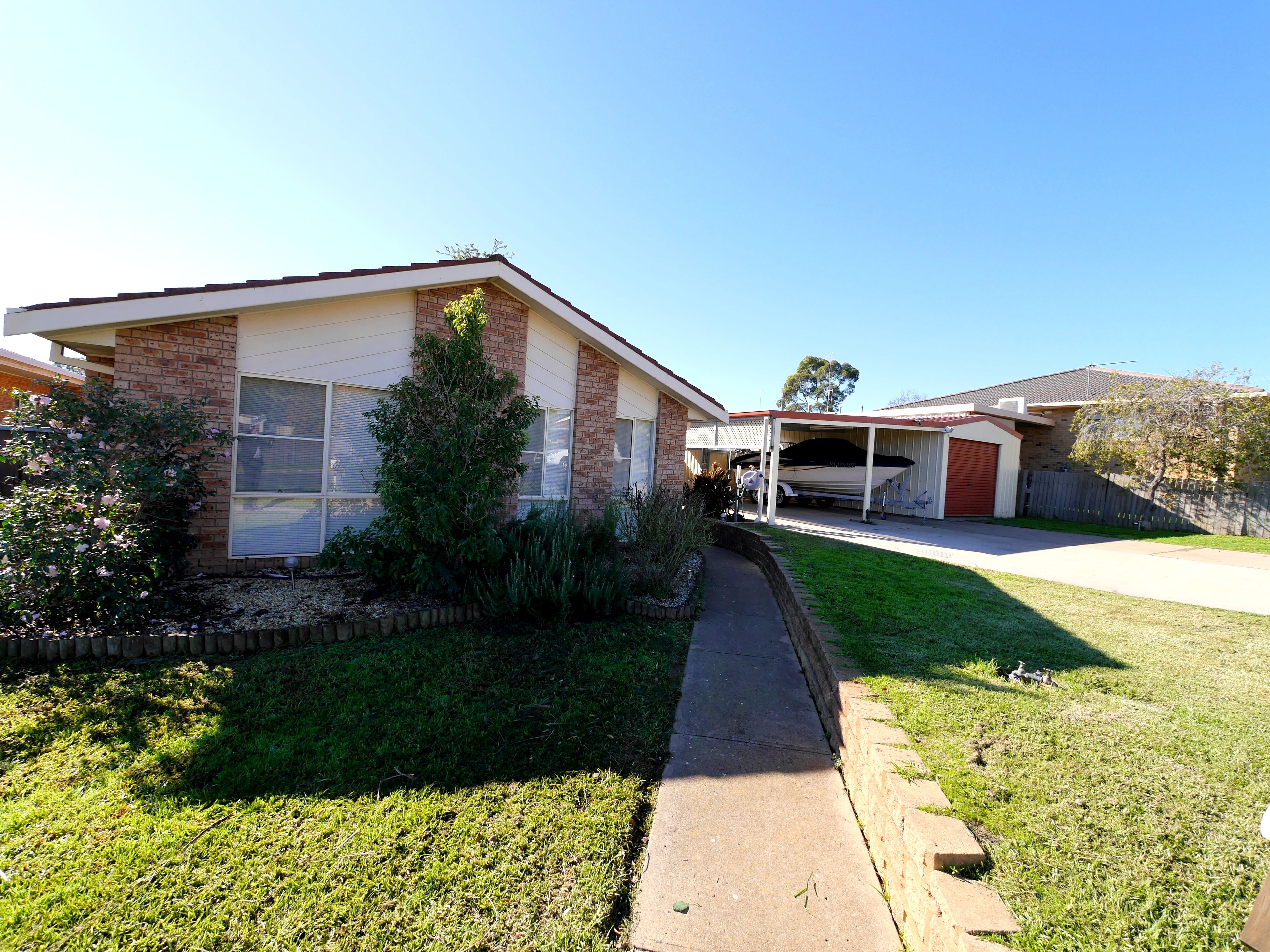2 Echuca Place
