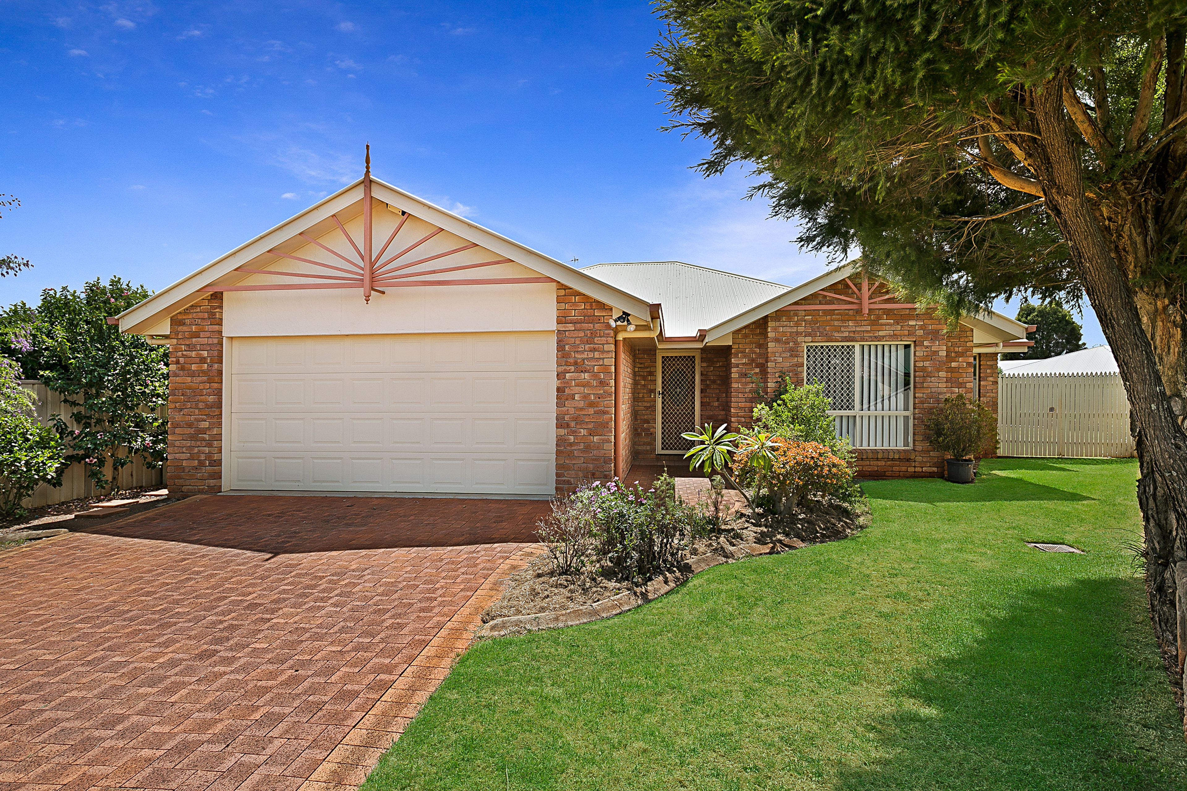 3 Dahlia Court, Middle Ridge QLD 4350