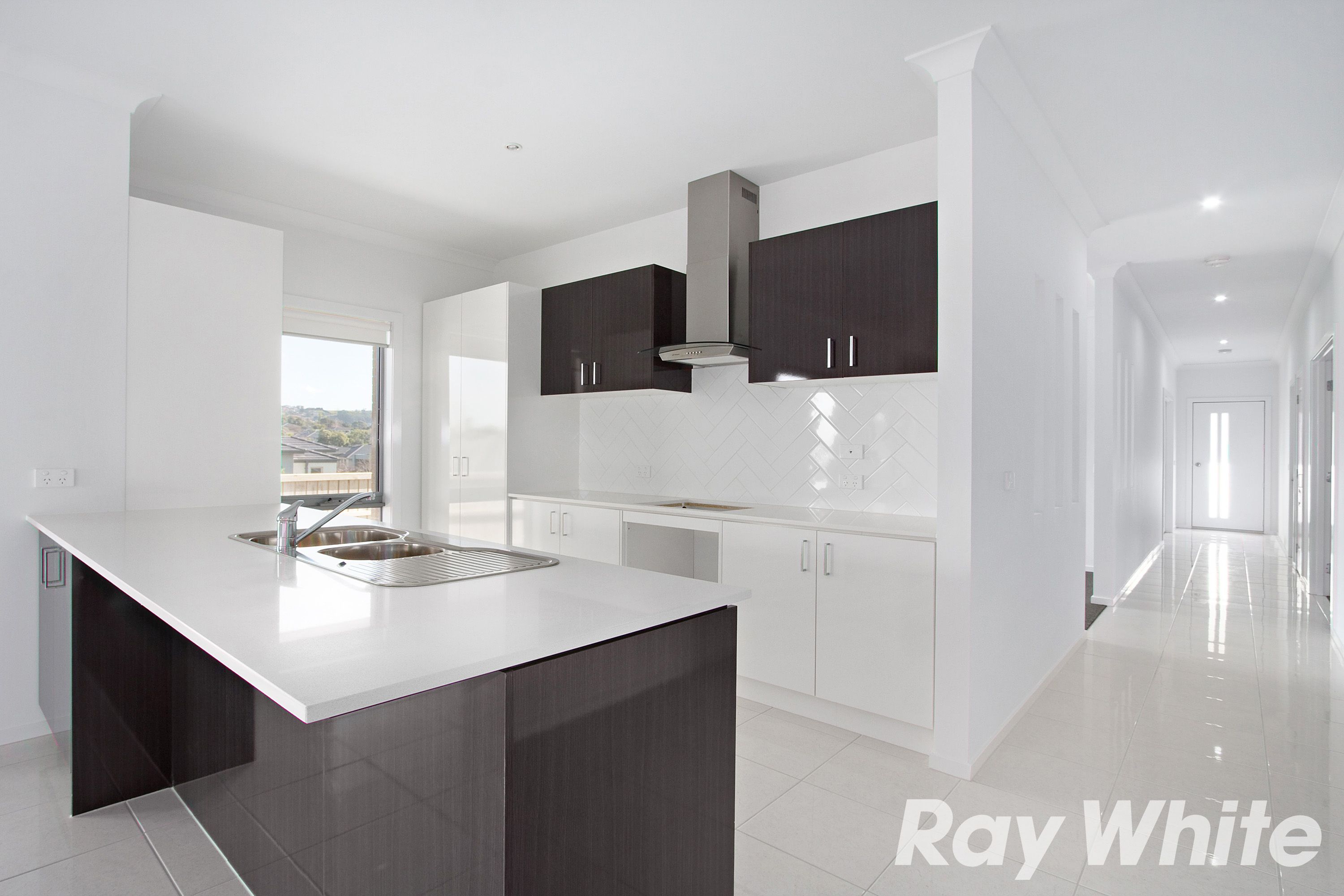 16 Cascade Way, Pakenham, VIC 3810