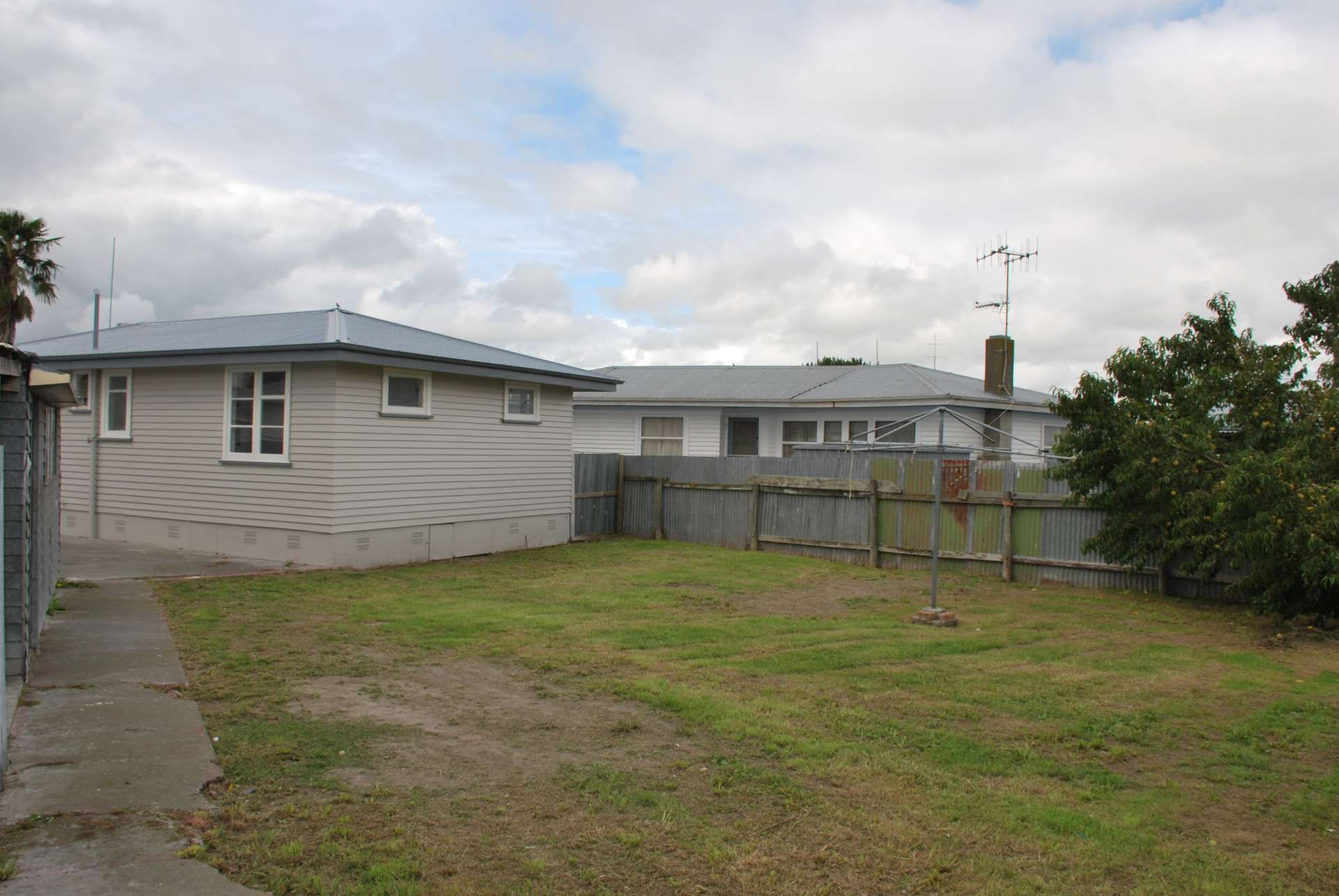 405 Huia Place photo 2