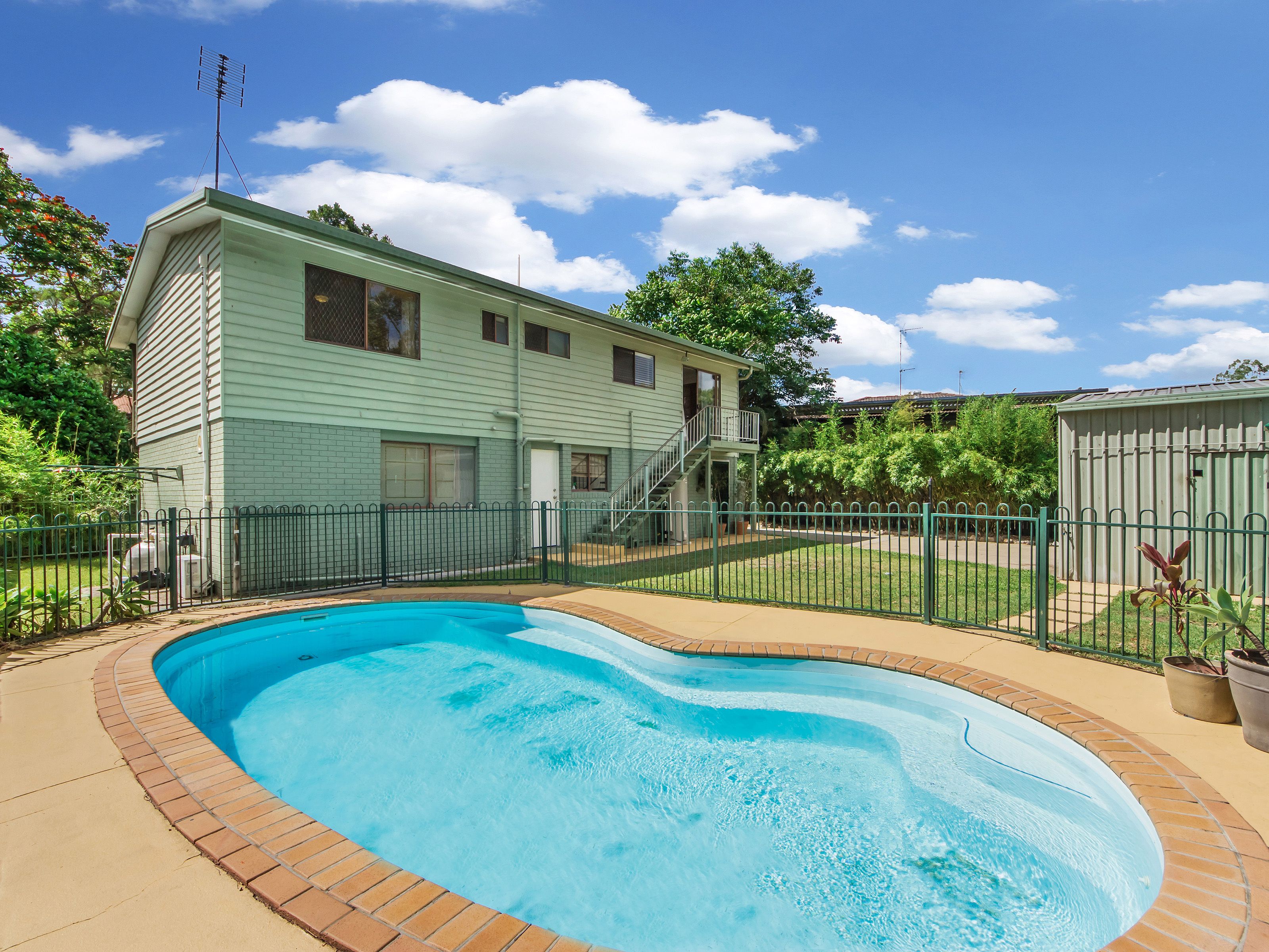 25 Warana Avenue, Southport, QLD 4215