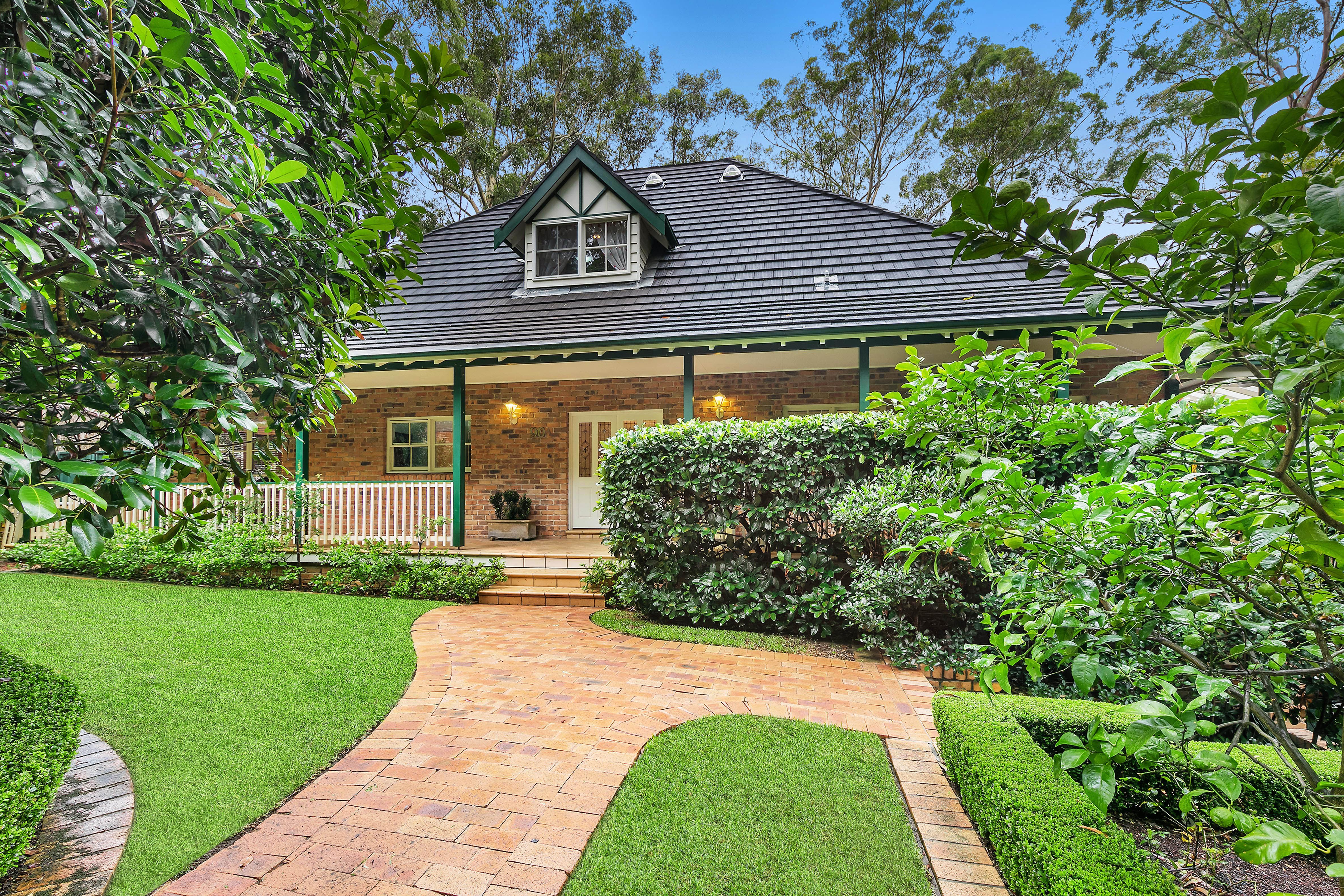 90 Lucinda Avenue