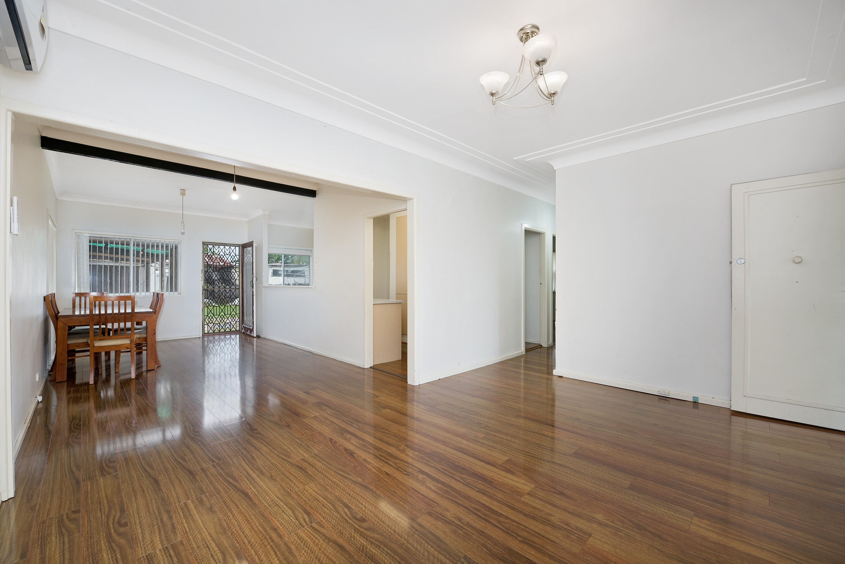 15 First Avenue, Macquarie Fields, NSW 2564