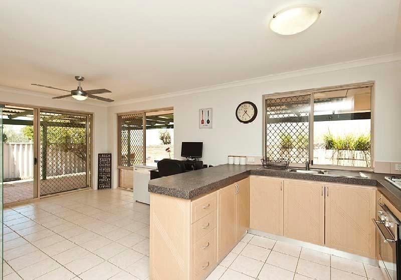 4 Pridmore Glen, Clarkson, WA 6030