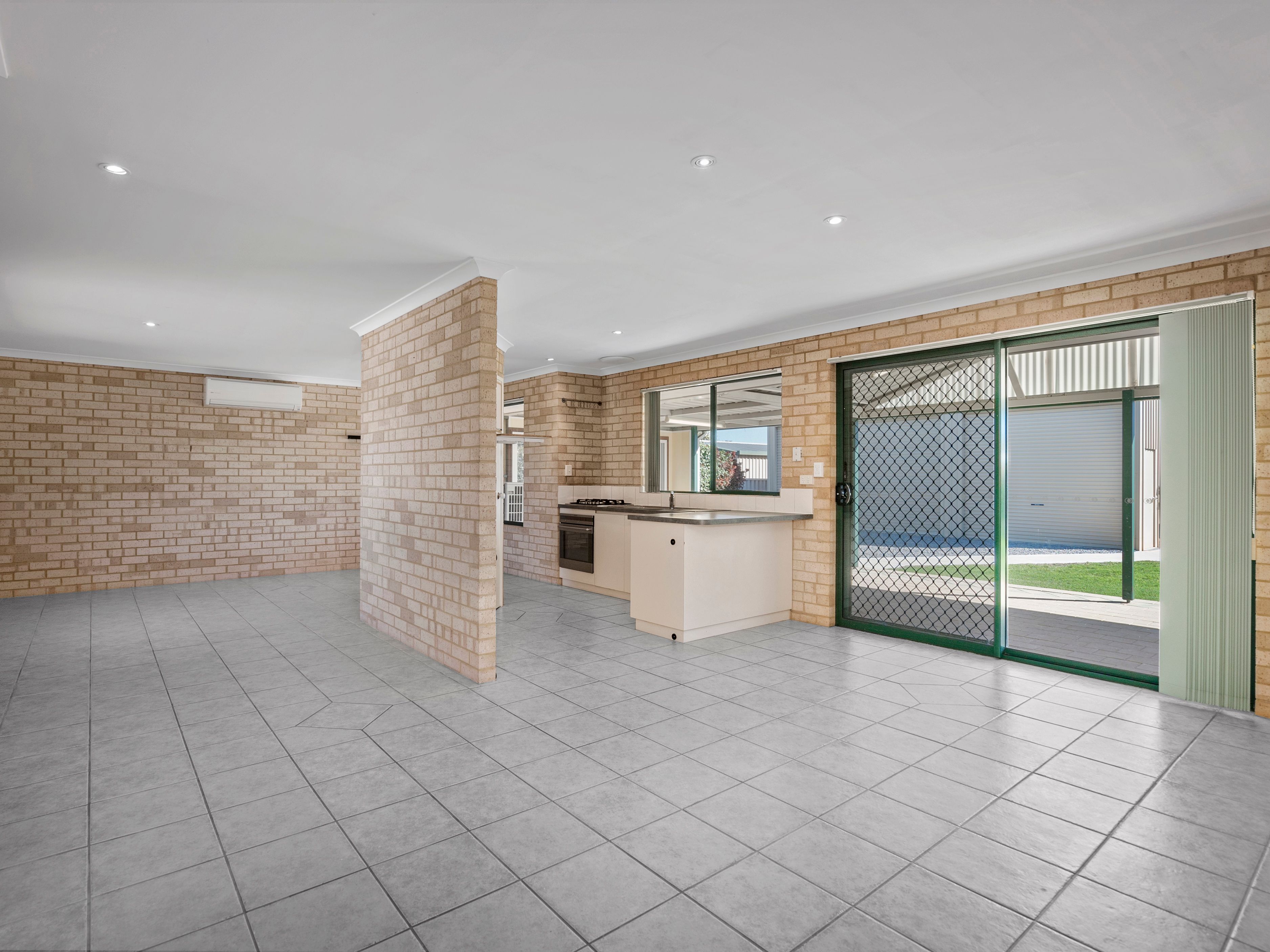 10 Mugana Crescent, Waggrakine, WA 6530