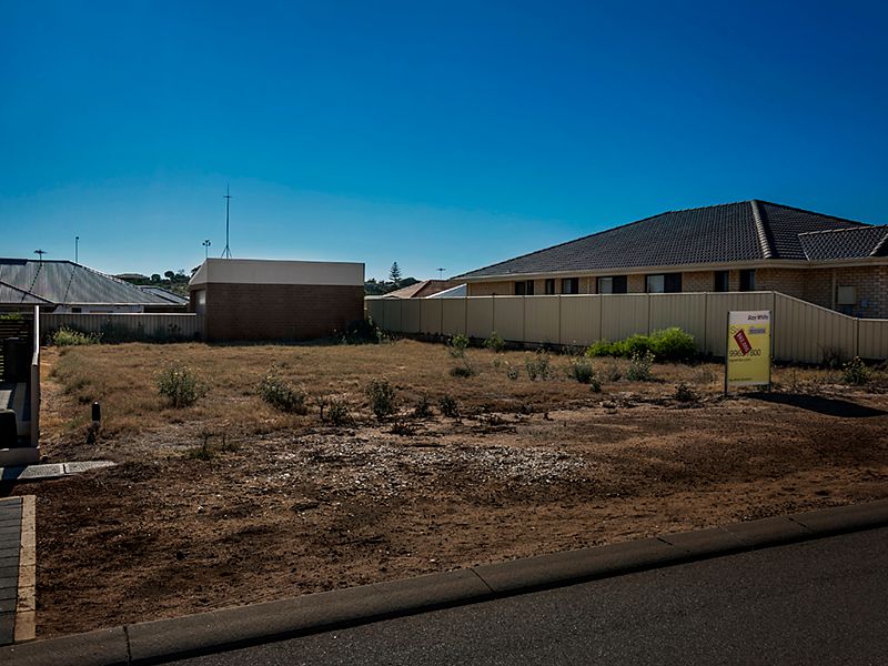32 Windward Way, Drummond Cove, WA 6532