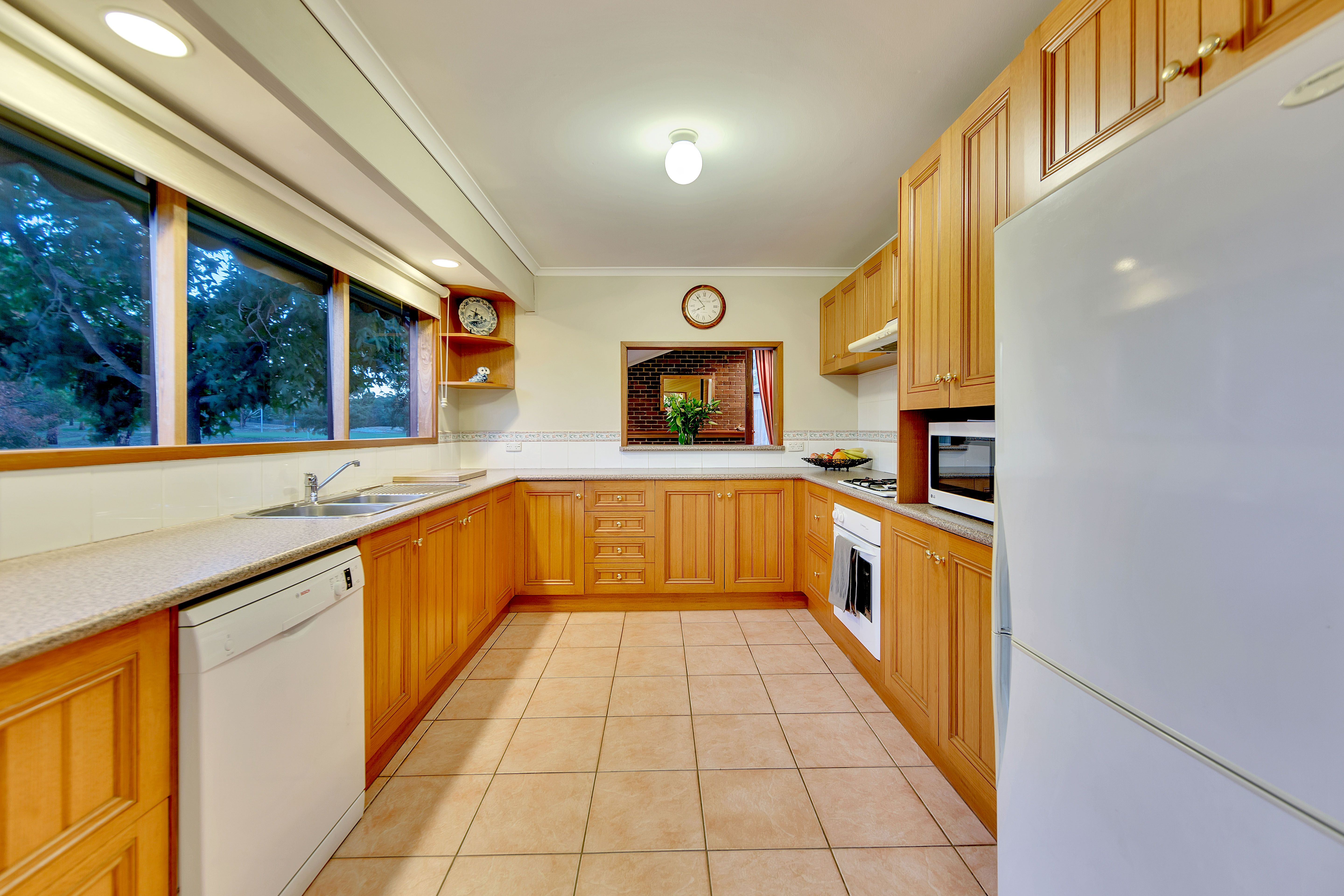 1 Finisterre Court, Frankston, VIC 3199