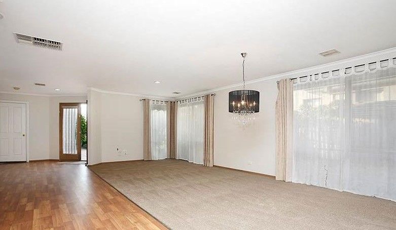 4 Whistler Walk, South Morang, VIC 3752