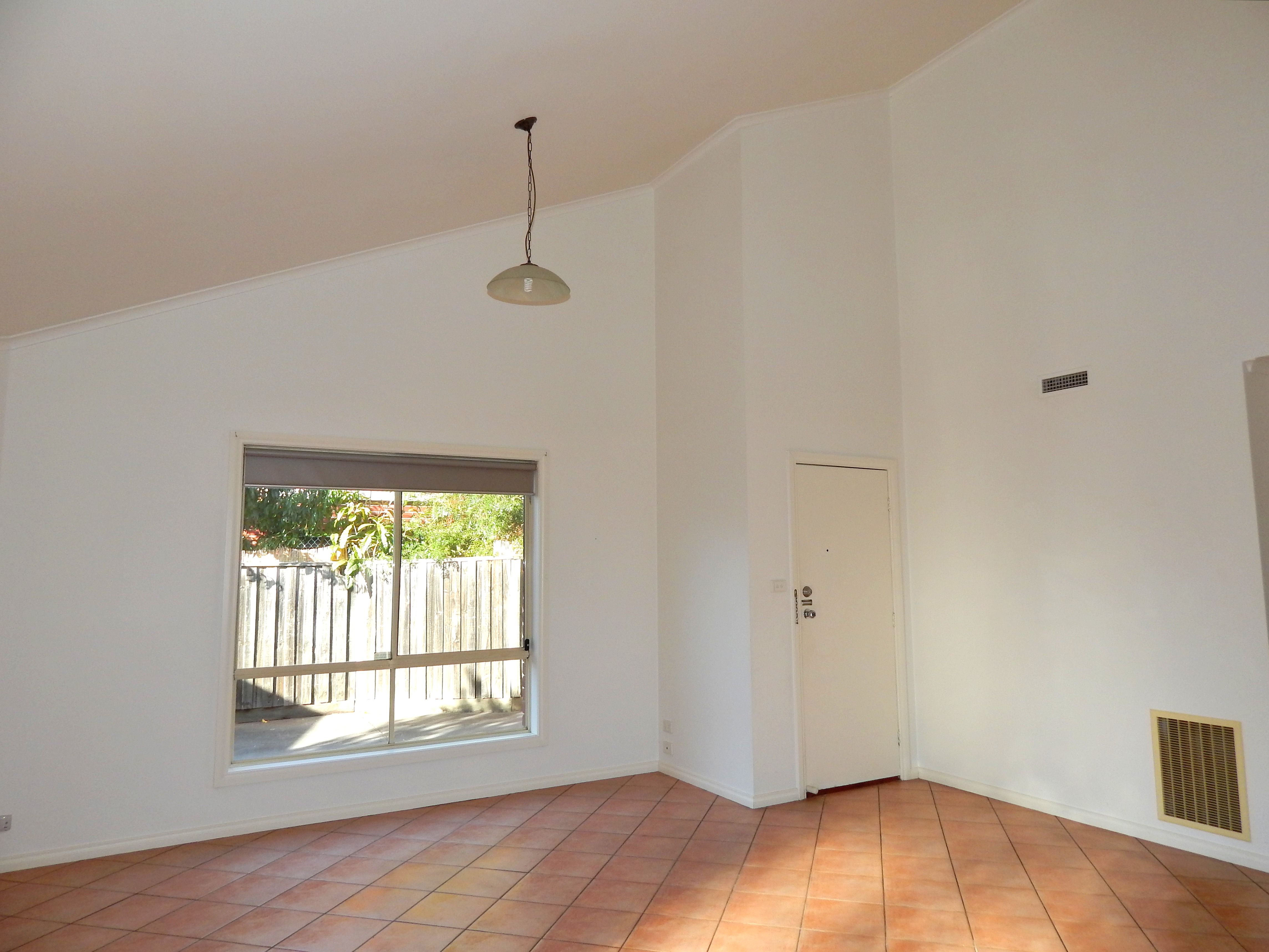 2/18c Purinuan Road, Reservoir, VIC 3073