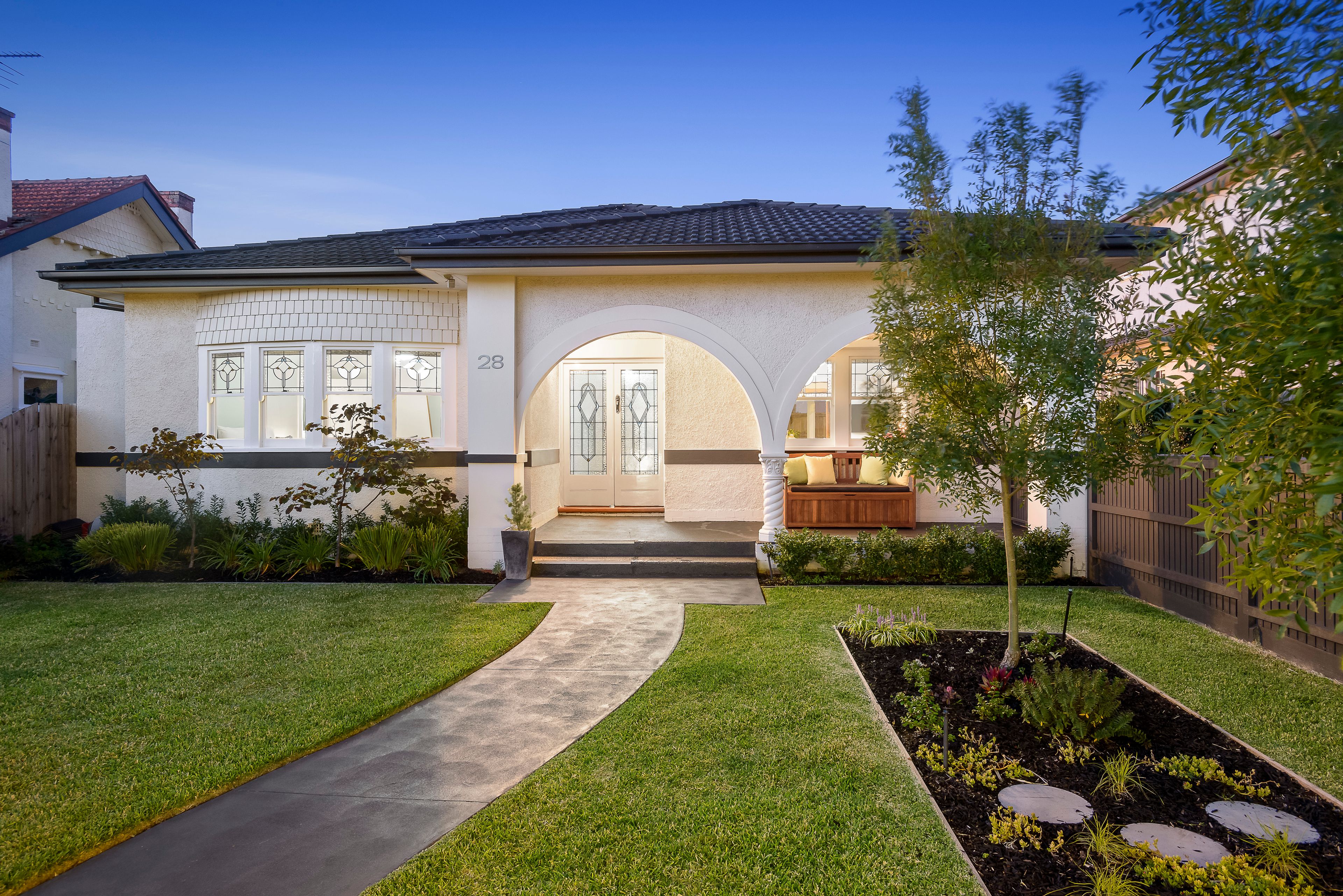 28 Oakdene Crescent, Carnegie VIC 3163