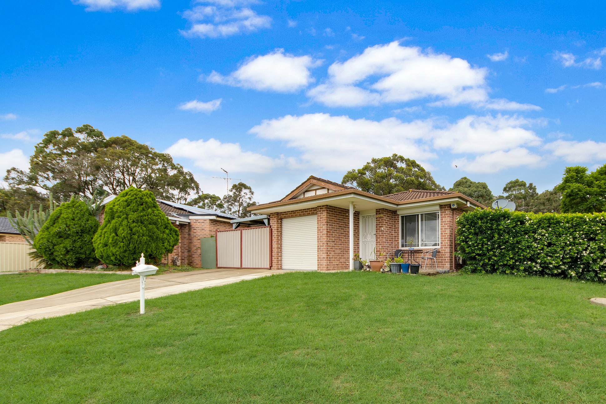 17 Davy Place, St Helens Park, NSW 2560