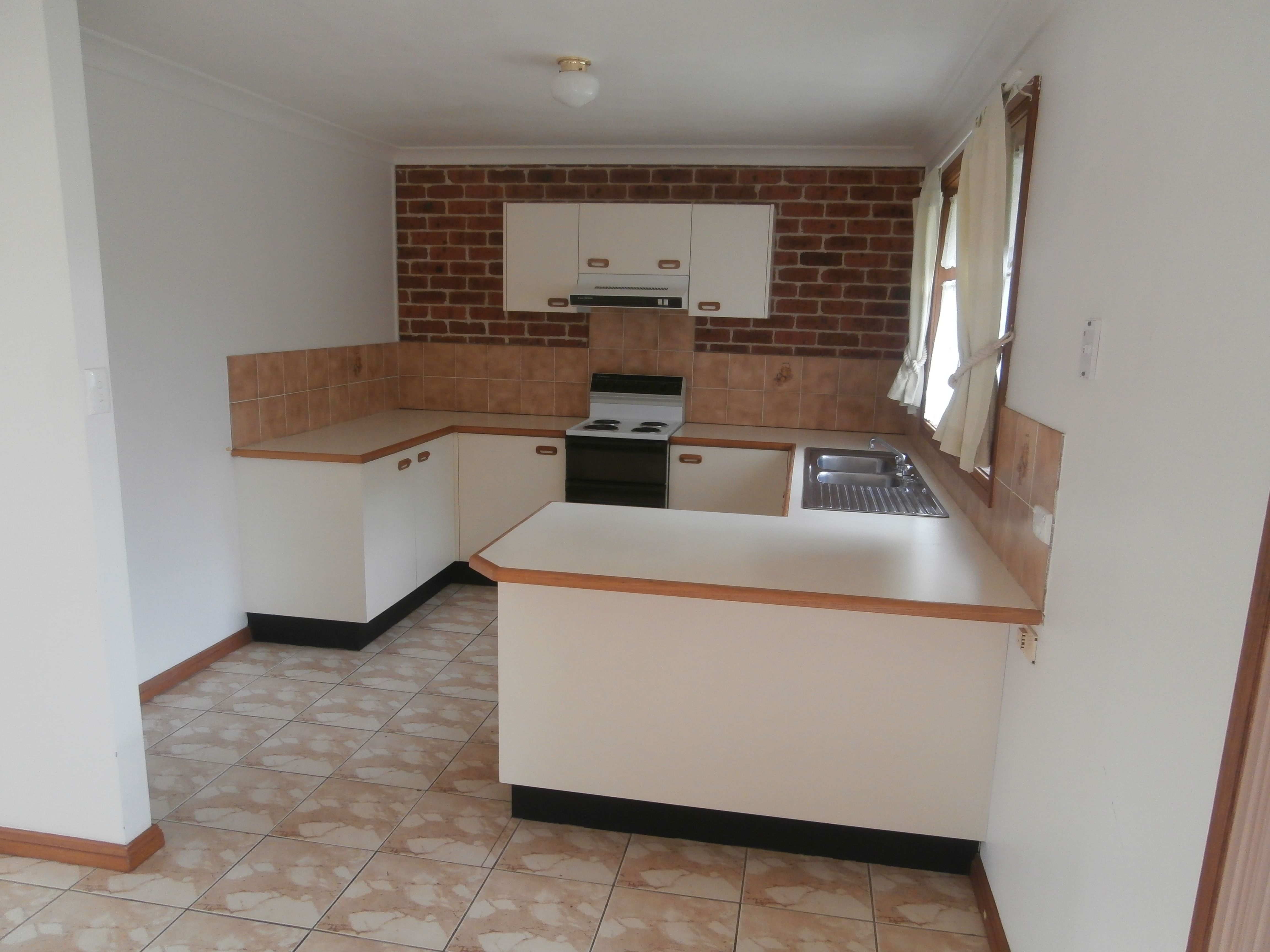 1/18 Wilari Avenue, Bomaderry, NSW 2541