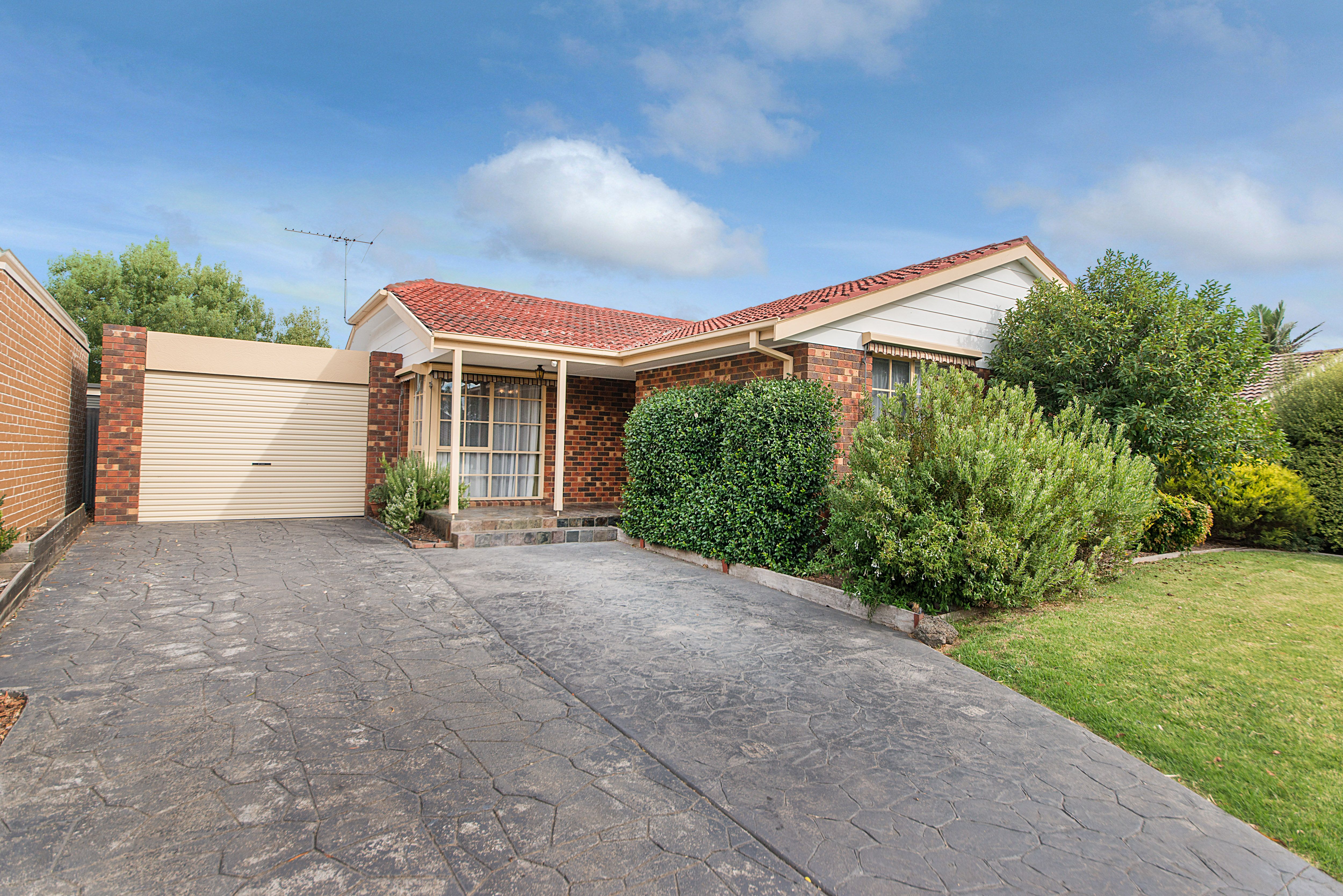 133 Windermere Drive, Ferntree Gully, VIC 3156