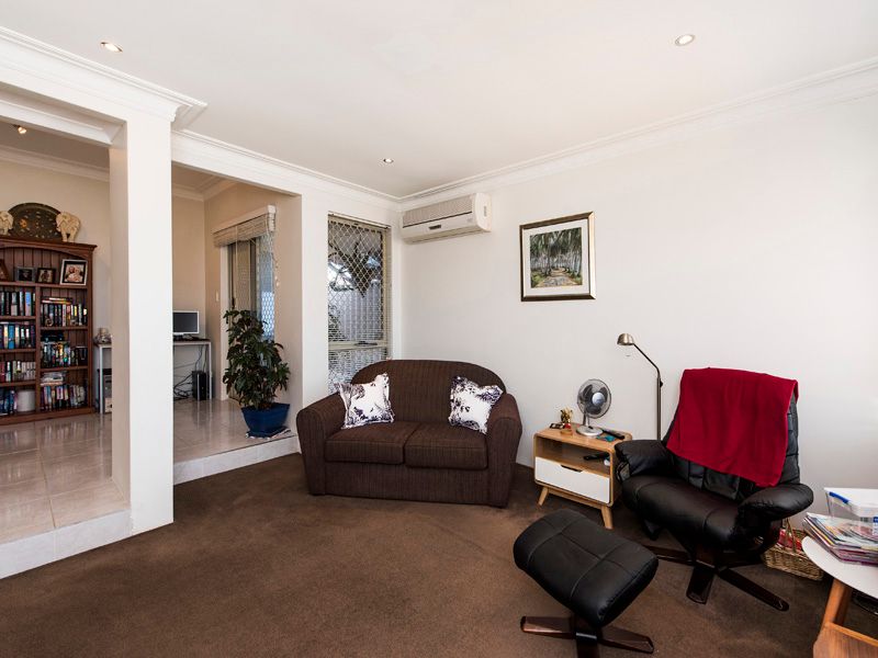 17B Dundee Close, Warnbro, WA 6169