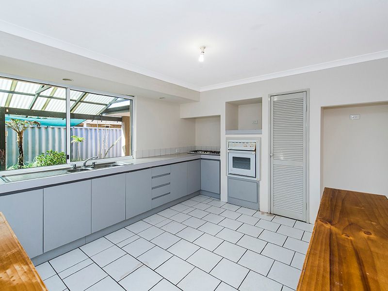 73 Cuthbertson Drive, Cooloongup, WA 6168