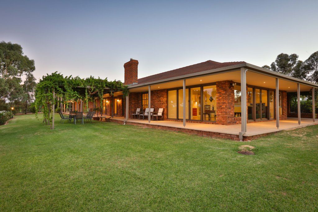 221 Woorlong Avenue, Red Cliffs, VIC 3496