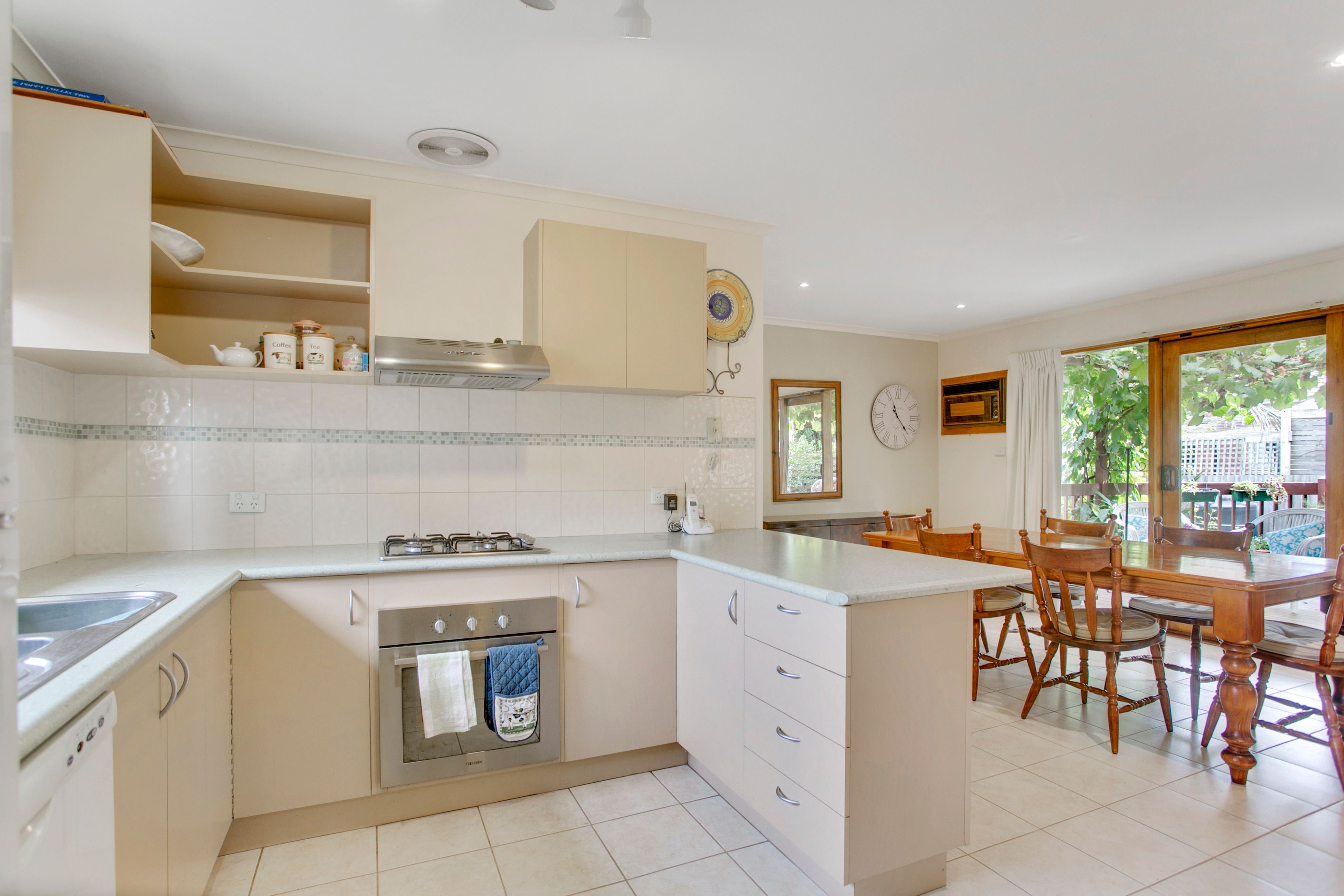 65 Raphael Crescent, Frankston, VIC 3199