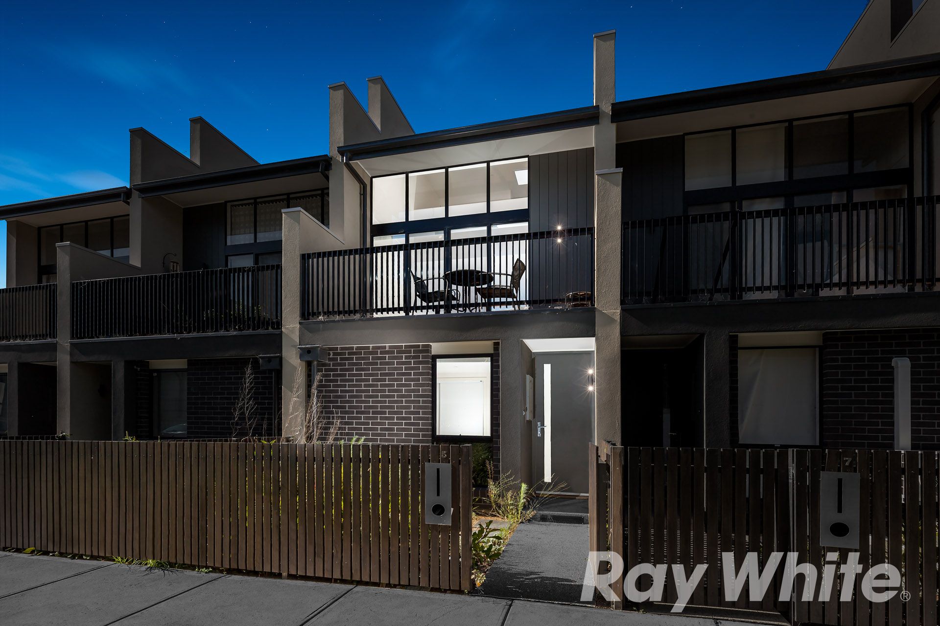 5 Central Park Walk, Cheltenham, VIC 3192