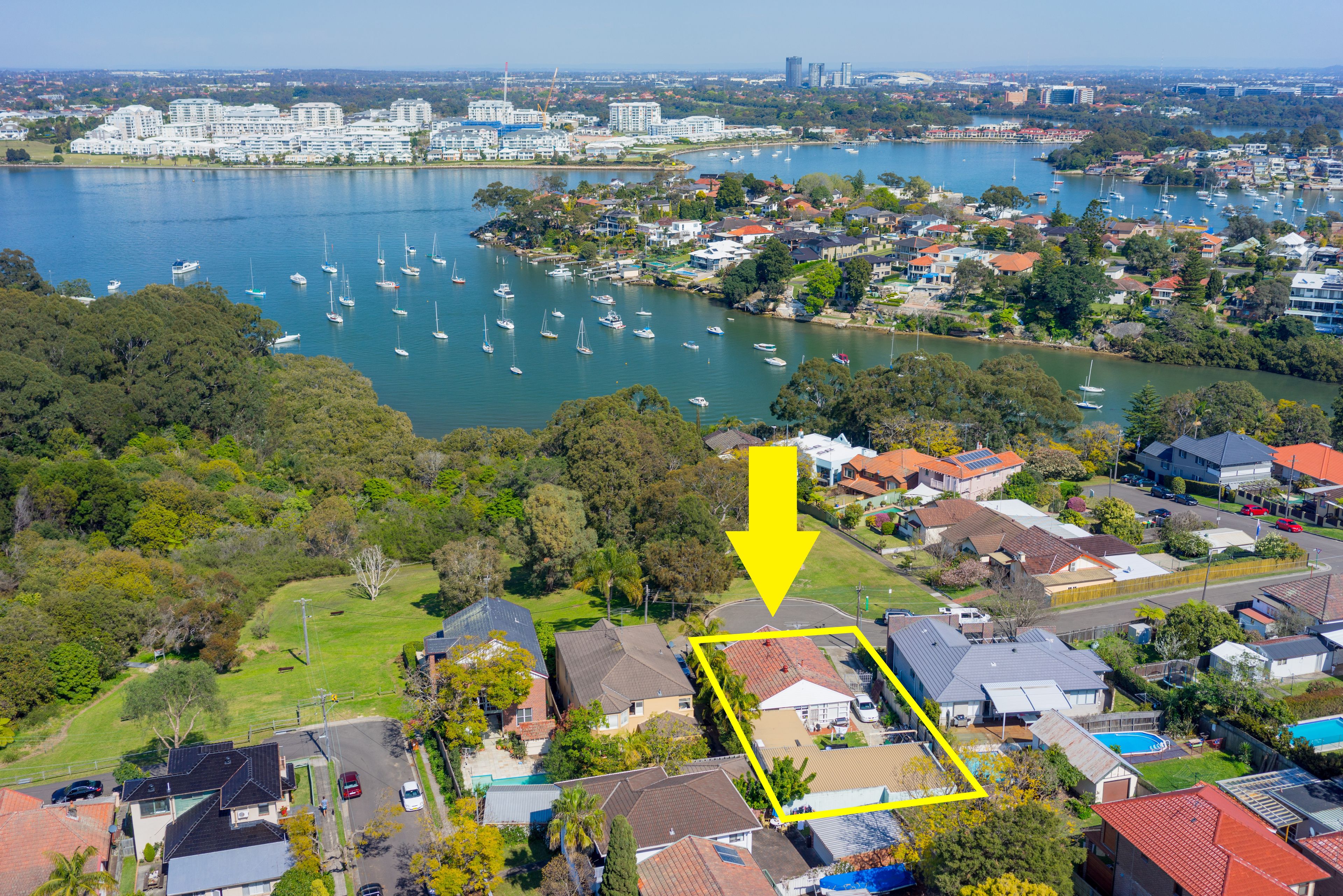 4 Glades Avenue
