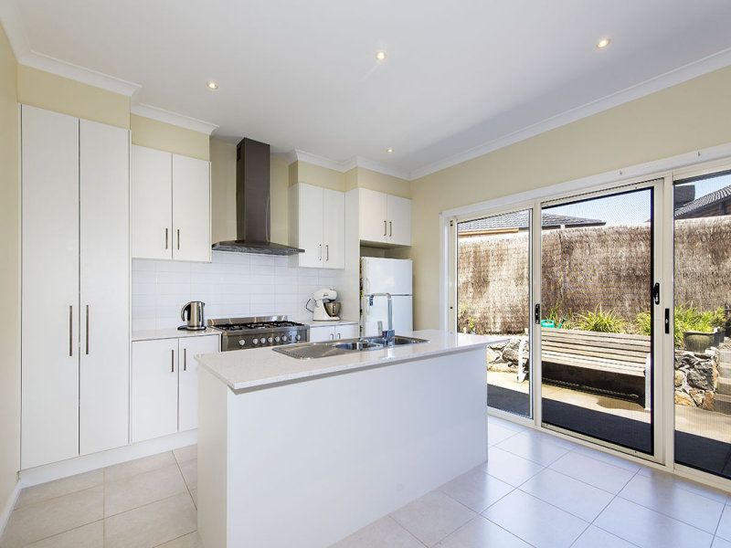 15 Taronga Way, South Morang, VIC 3752