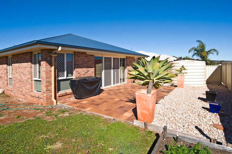 3 Ace Drive, Glenvale, QLD 4350