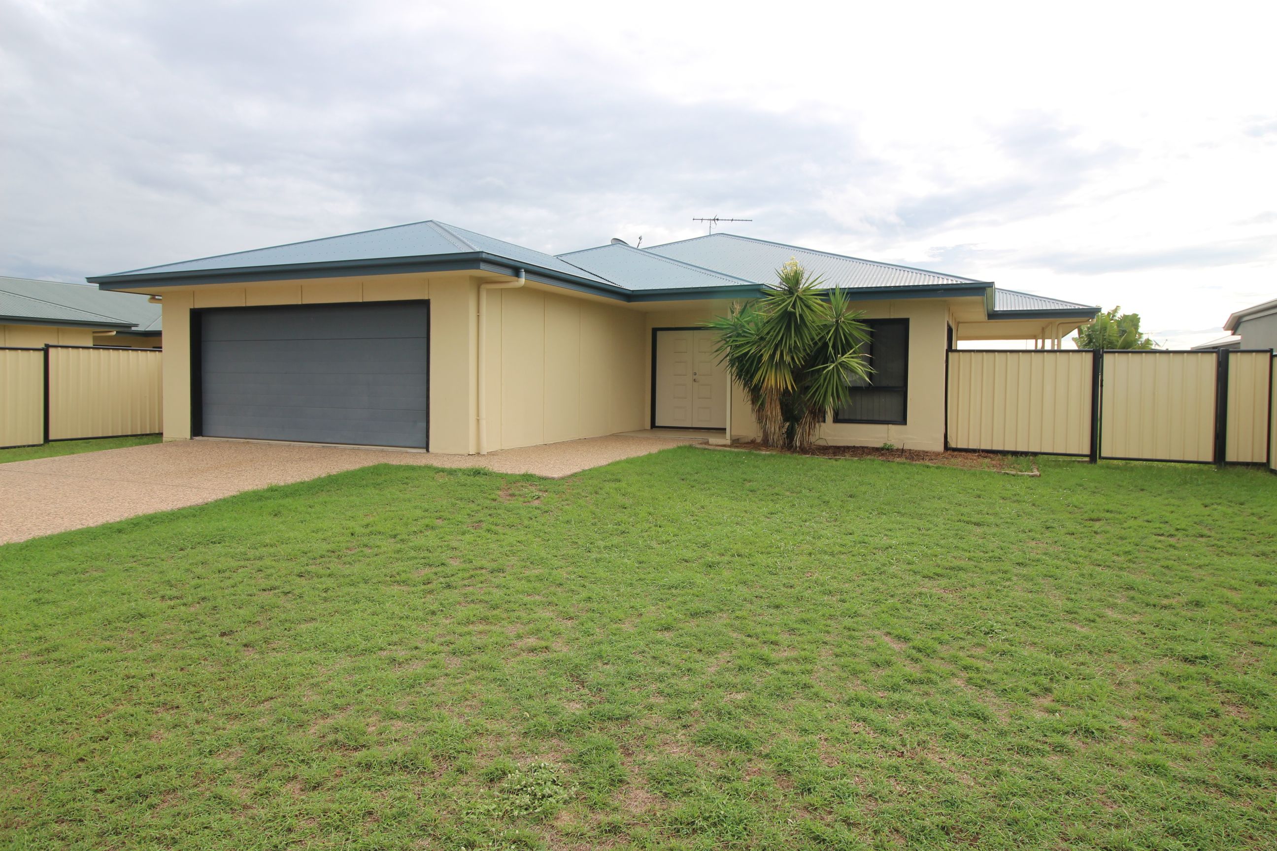7 Glovar Street, EMERALD QLD 4720