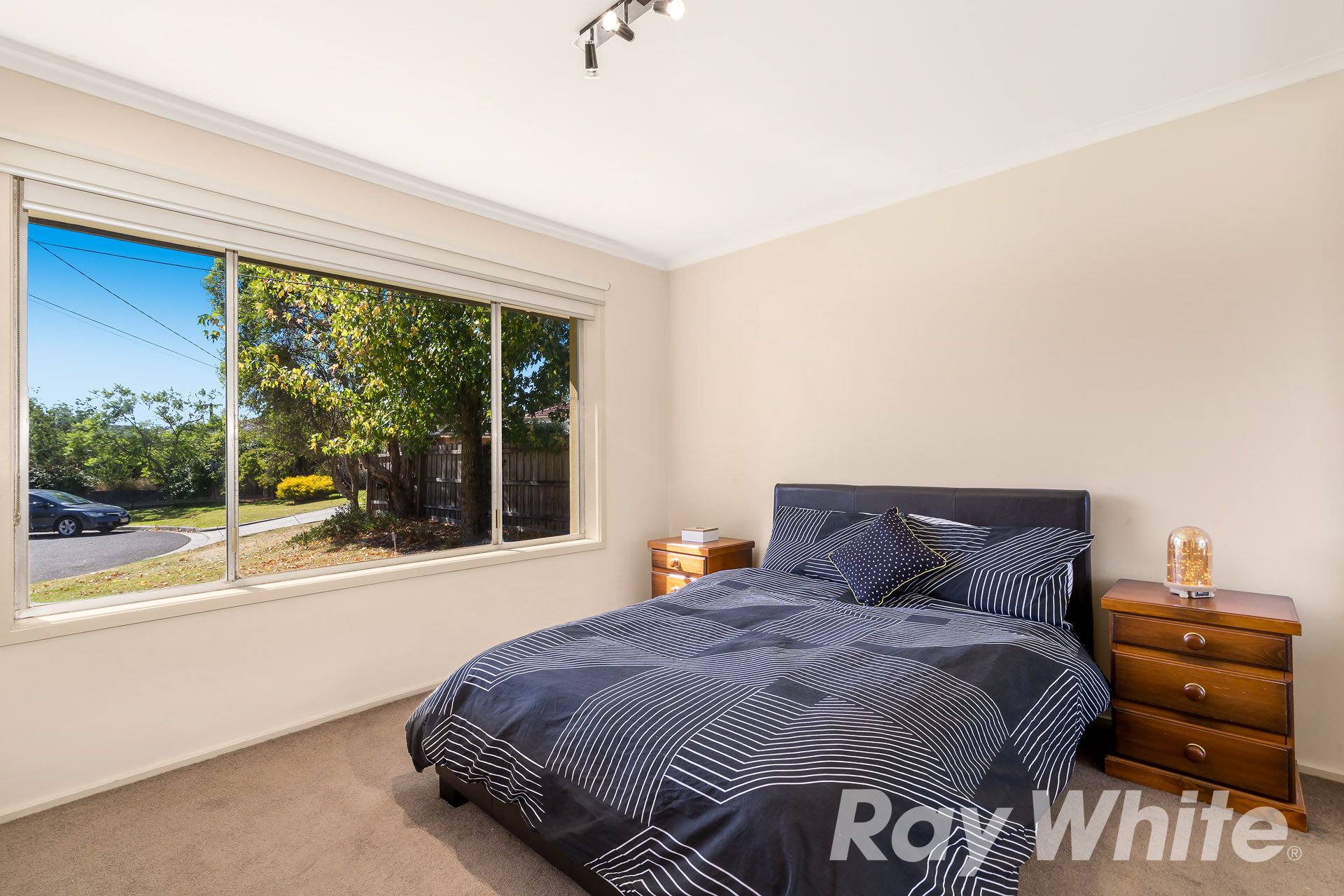 1 Meredith Close, Mooroolbark, VIC 3138