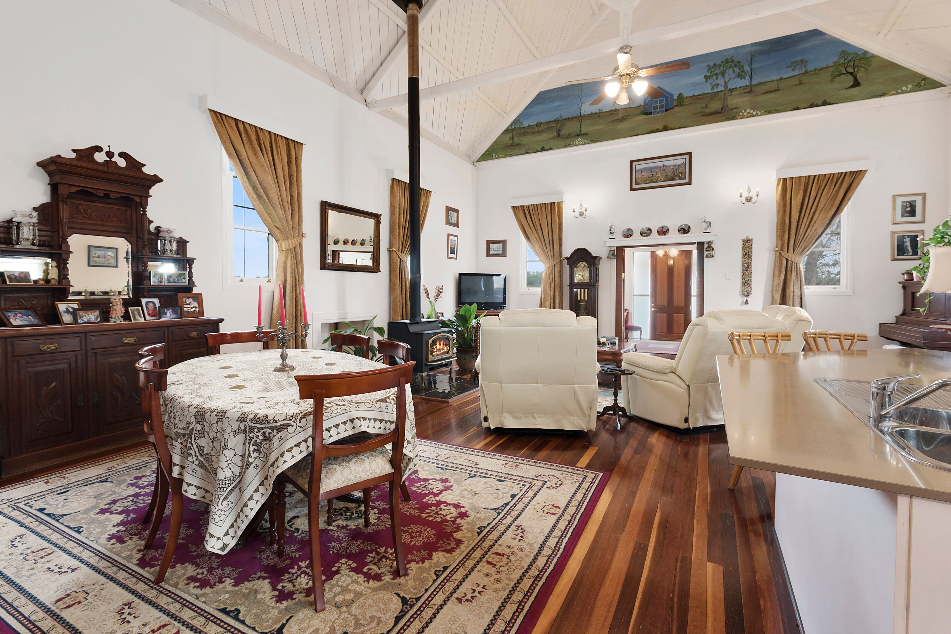 22 Duke Street, Jondaryan, QLD 4403