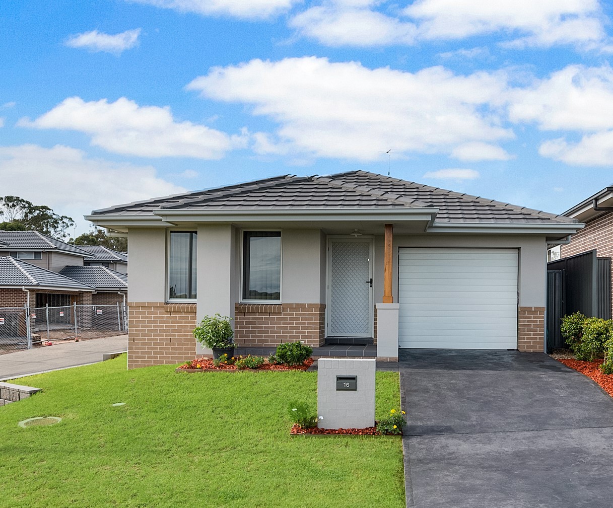 Elderslie, NSW 2570