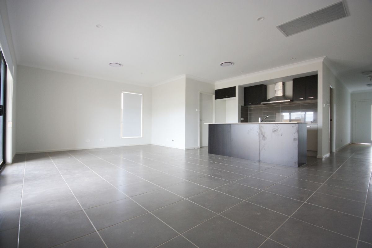 54 Milton Circuit, ORAN PARK, NSW 2570