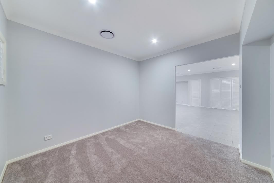 GLEDSWOOD HILLS, NSW 2557