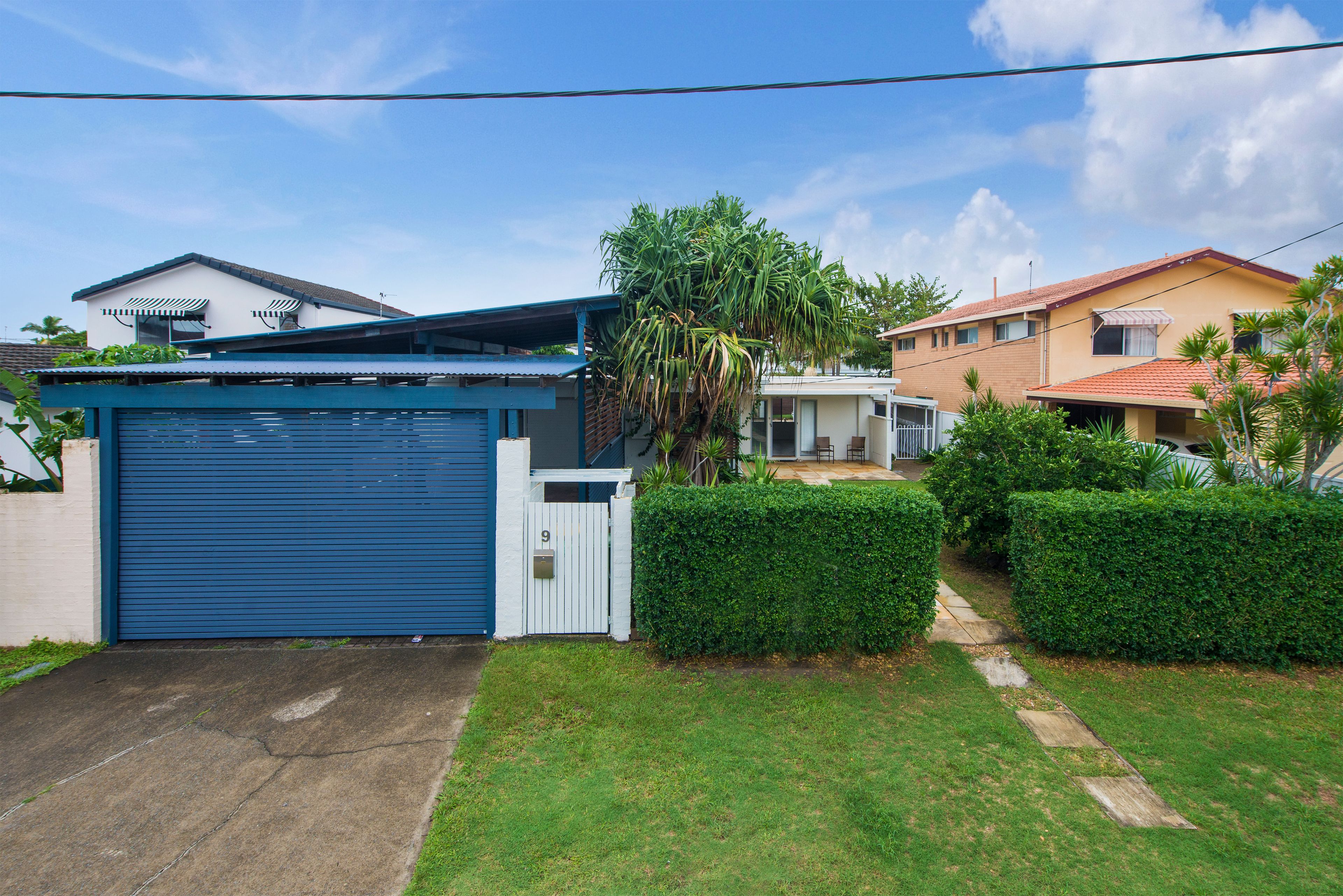 9 Coral Gables Key, Broadbeach Waters QLD 4218