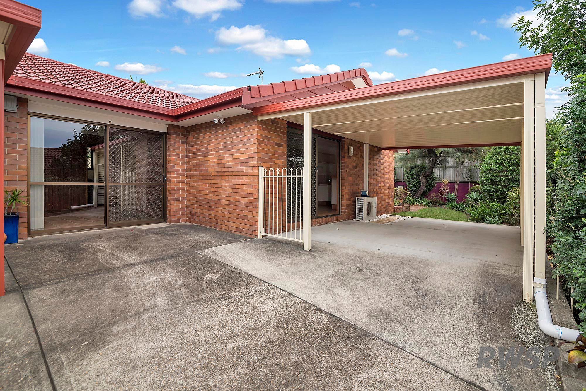 2/213 Government Road, Labrador, QLD 4215
