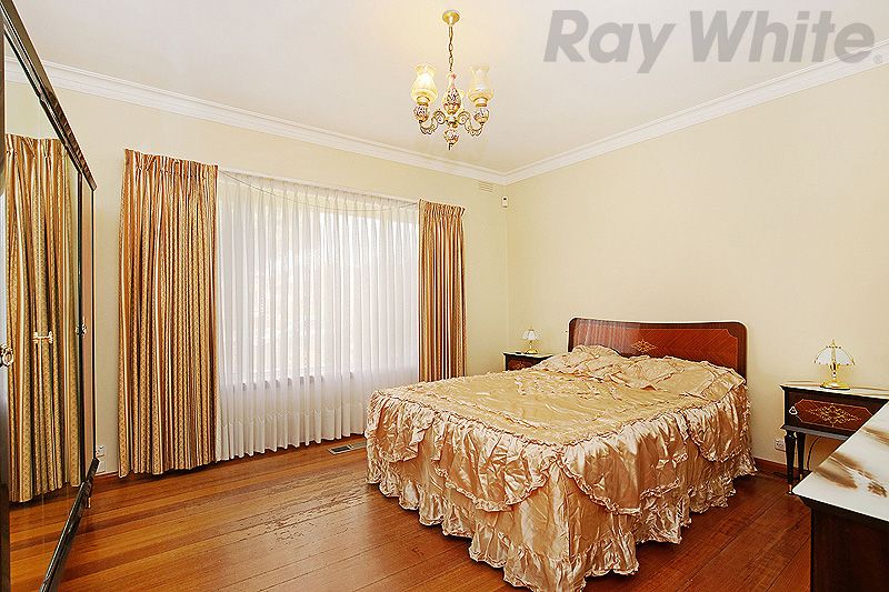 71 Huskisson Avenue, Lalor, VIC 3075