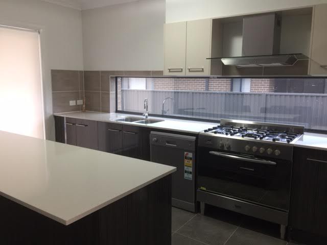 152 Jubilee Drive, JORDAN SPRINGS, NSW 2747