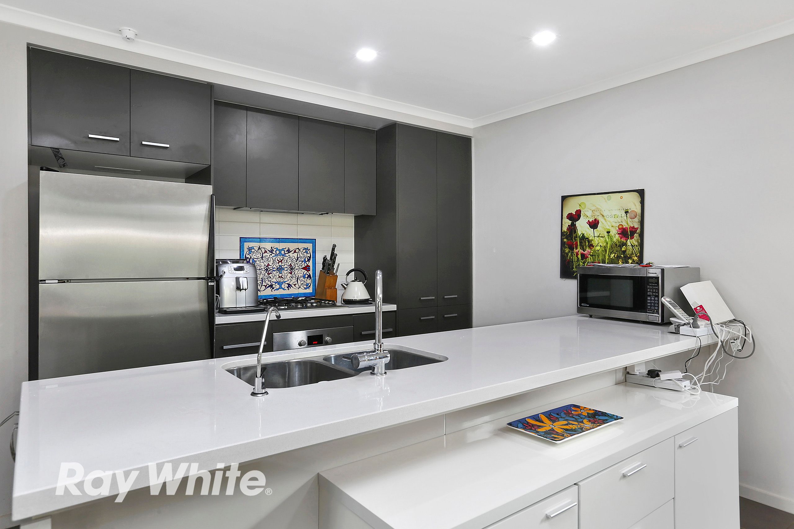 8 Raymond George Place, Lara, VIC 3212