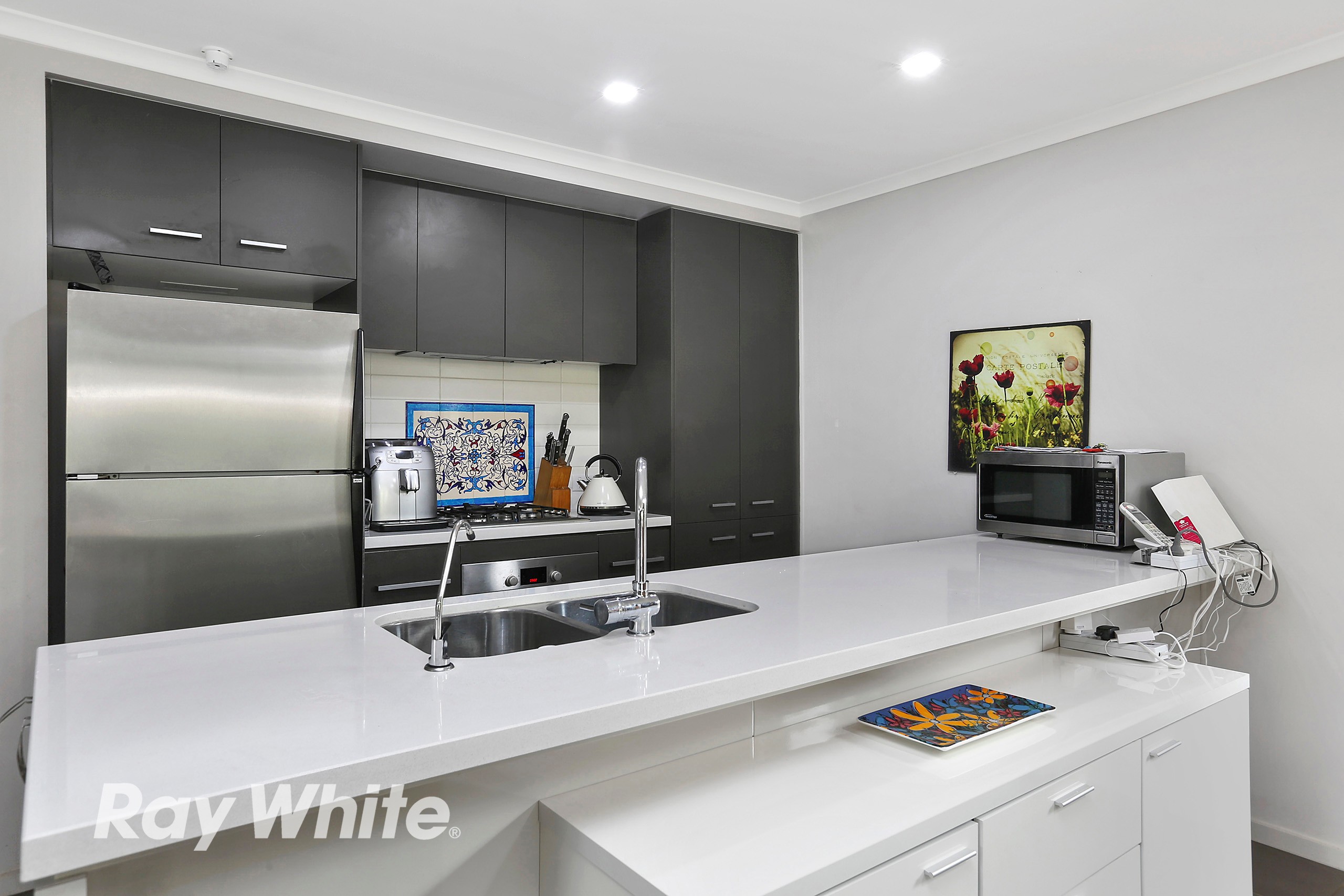 8 Raymond George Place, Lara, VIC 3212