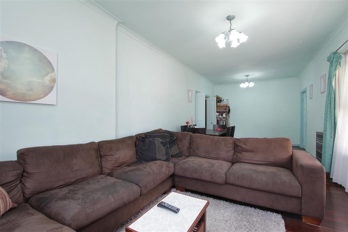 59 McGlinn Way, Cloverdale, WA 6105