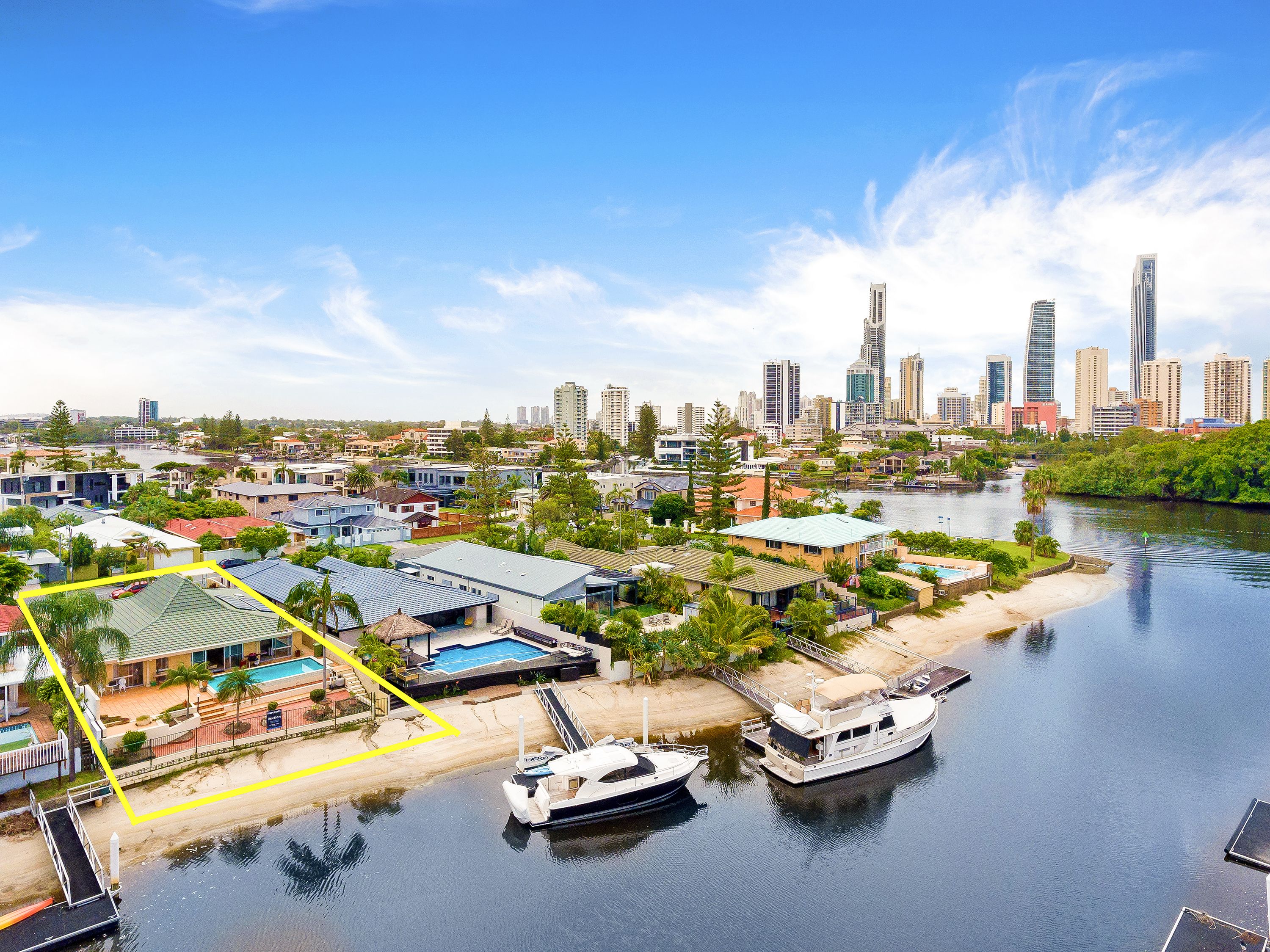 12 St Andrews Avenue, Isle Of Capri, QLD 4217