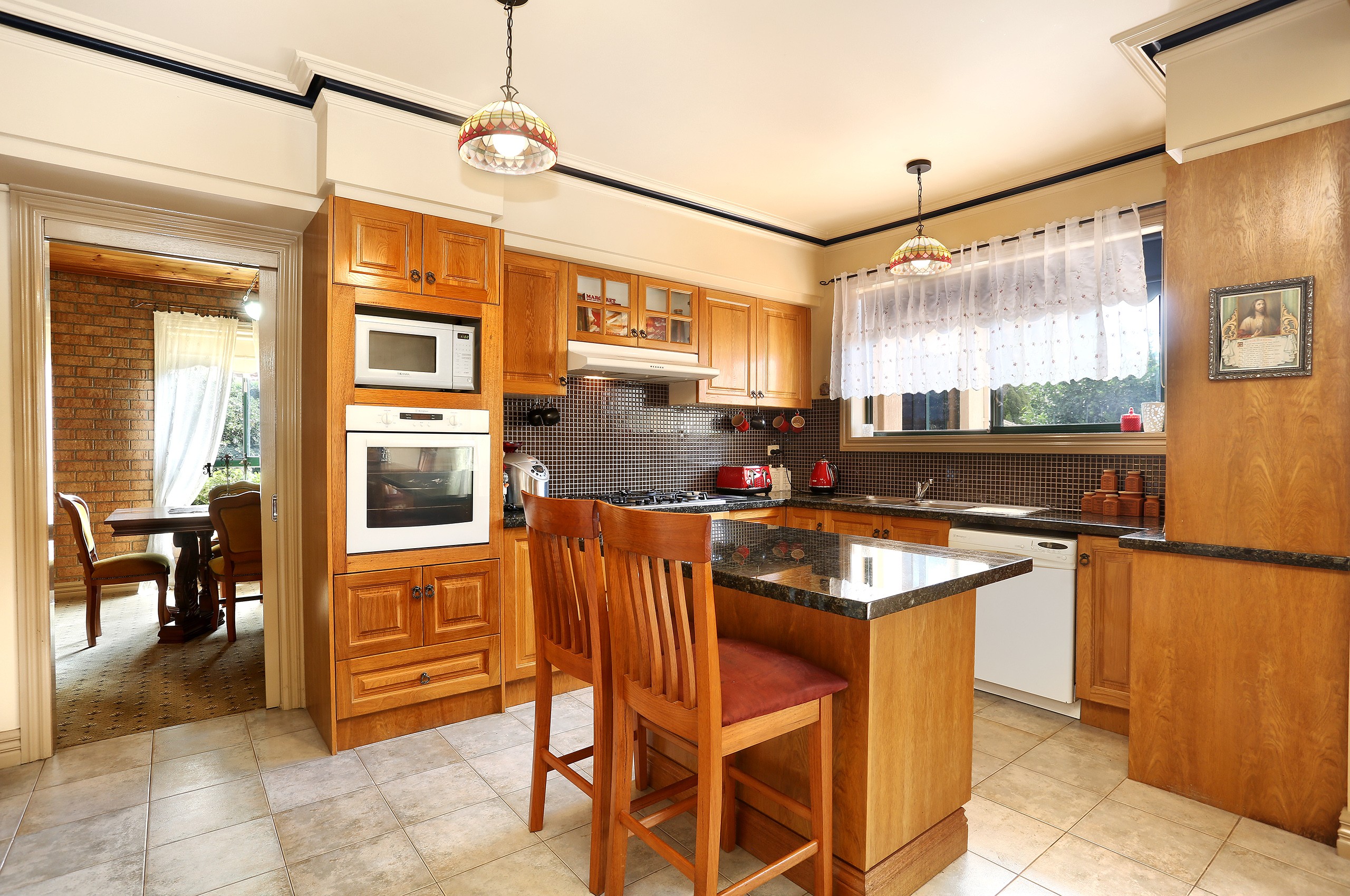 98 Woolnough Drive, Mill Park, VIC 3082