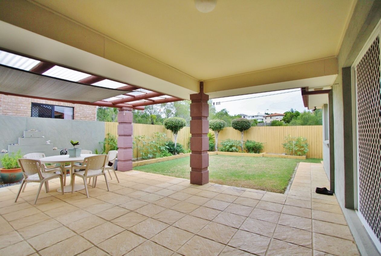 17 Clearmount Crescent, Carindale, QLD 4152