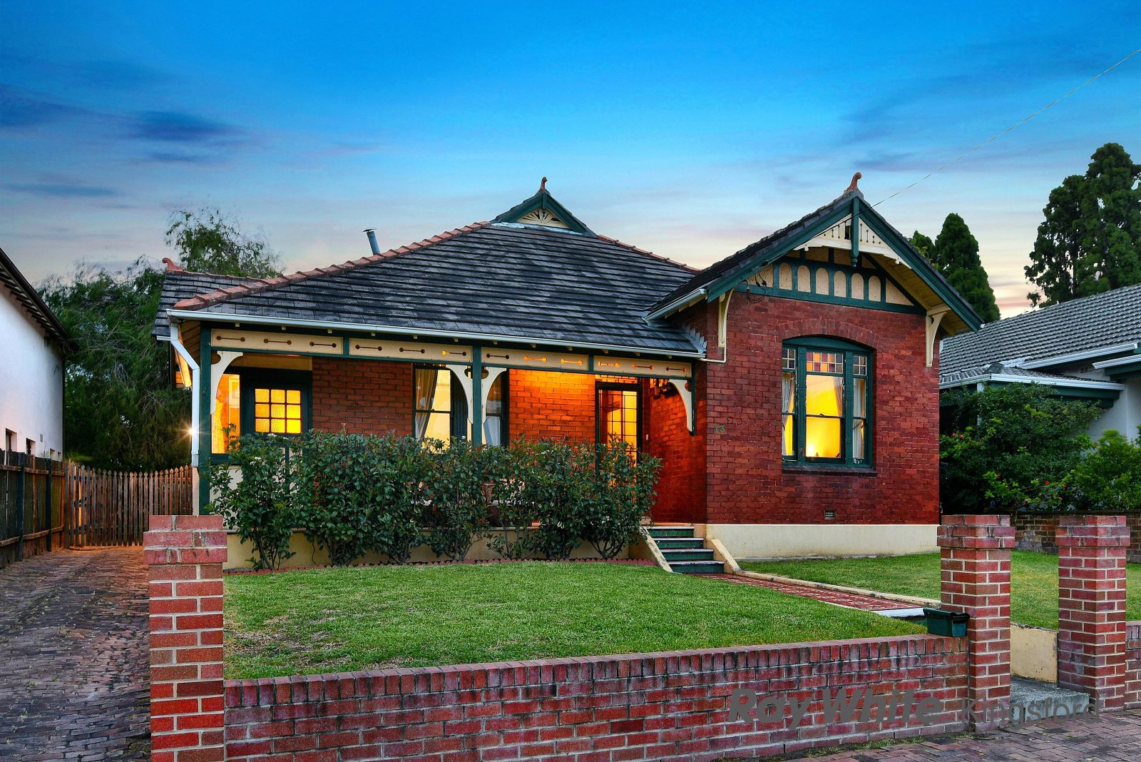 13 Mcdougall Street