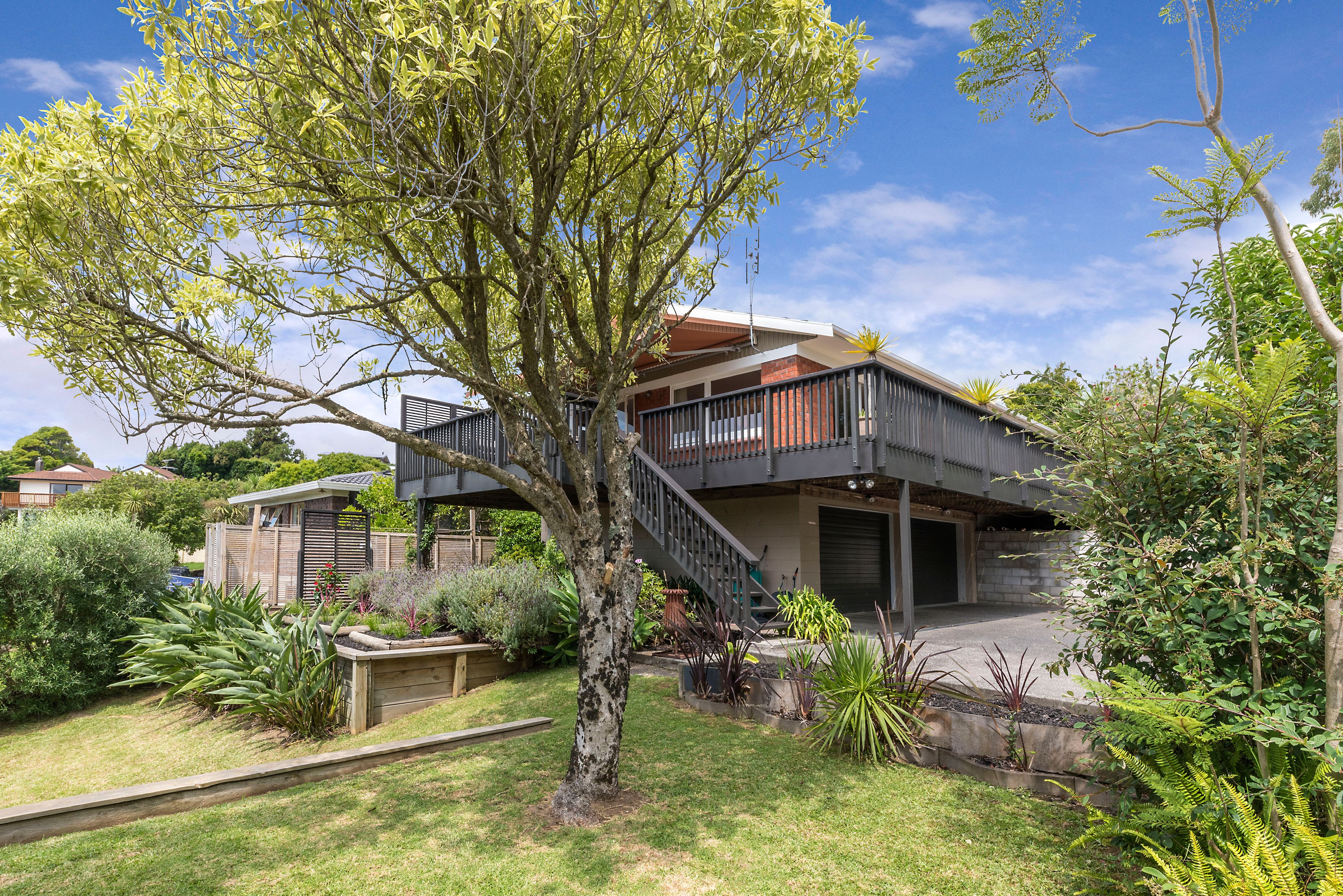 23 Charles Dickens Drive, Mellons Bay, Manukau City