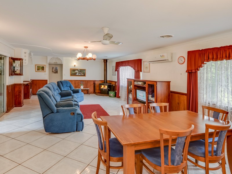 24 Mooloolah Road, Mooloolah Valley, QLD 4553