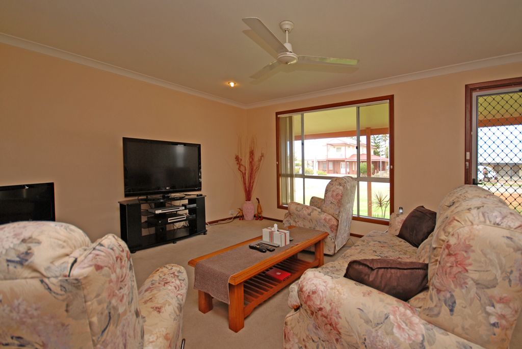 3 Coubrough Place, Jurien Bay, WA 6516