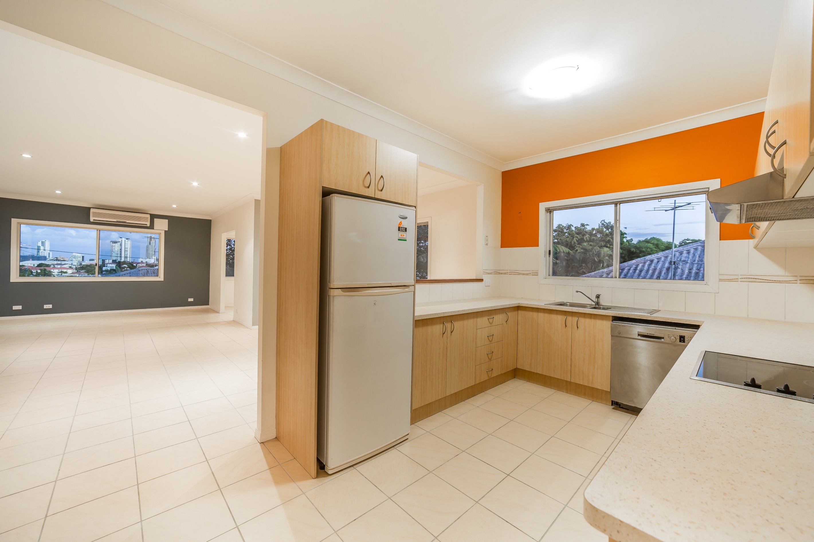 2/43 Beale Street, Southport, QLD 4215