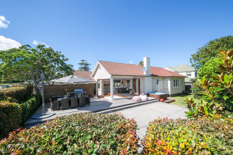 House 10 Kingsway, Three Kings, Auckland City