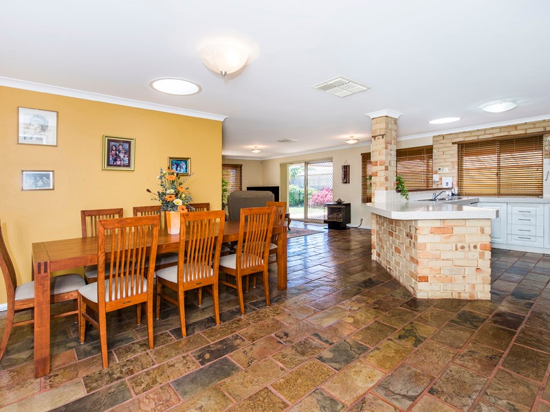 8 Waikiki Road, Safety Bay, WA 6169