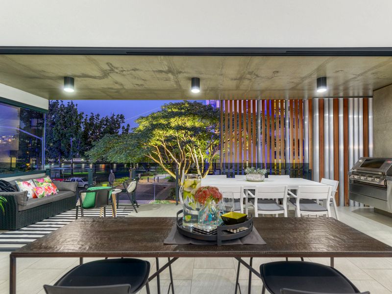 50 Holman Street, Kangaroo Point QLD 4169
